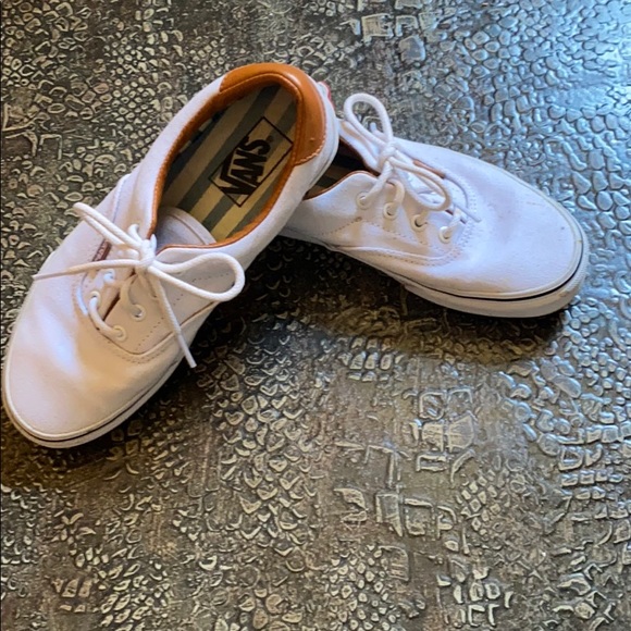 Vans - Picture 2 of 4